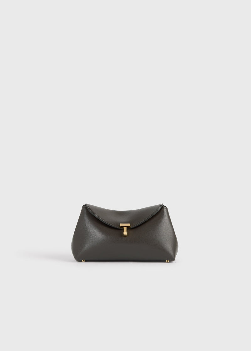 https://cdn.shopify.com/s/files/1/0452/1374/5316/files/TOTEME_FLATS__PS26_SEASONAL_BAGS_261-WAL0085-LE0025-213_MINI_T-LOCK_LEATHER_CLUTCH_BARK_front_GB_2b00f64b-a7ec-4f6c-8e17-c3eb0c3b0150.jpg?v=1760599744