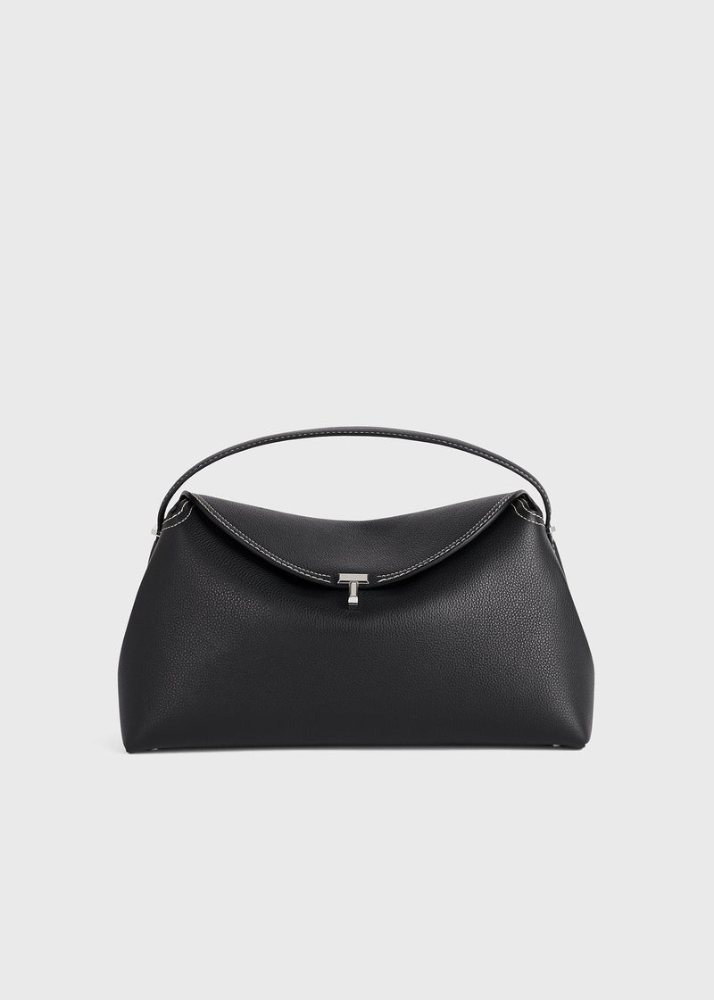 https://cdn.shopify.com/s/files/1/0452/1374/5316/files/TOTEME_PS23_BAGS_224-9103-613_T_LOCK_TOP_HANDLE_BLACK_GRAIN_1_GB_0ac24bb6-bc88-4e33-b81e-f19cbd4b4420.jpg?v=1713444524