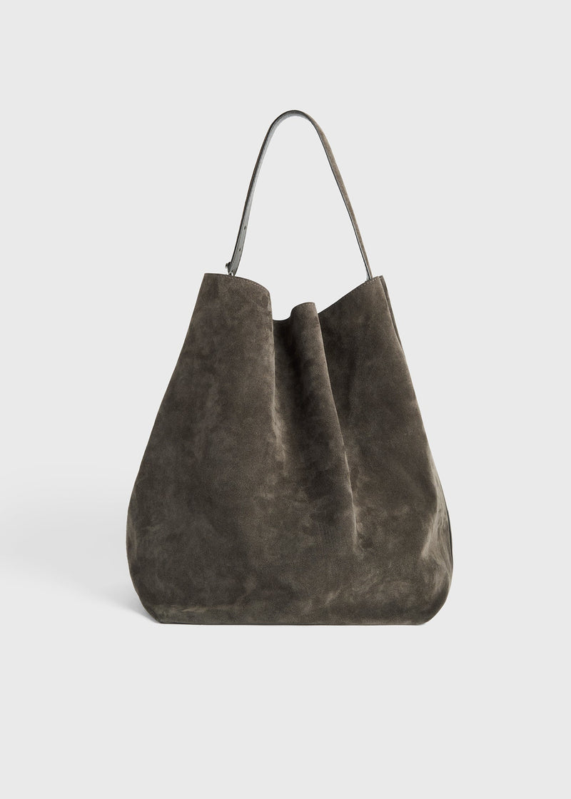 https://cdn.shopify.com/s/files/1/0452/1374/5316/files/TOTEME_PS24_BAGS_234-WLGBG038-LE0004_BELTED_TOTE_GRANITE_front_GB_331758e9-ee28-4228-a32e-8de8bcc6d11d.jpg?v=1704452746
