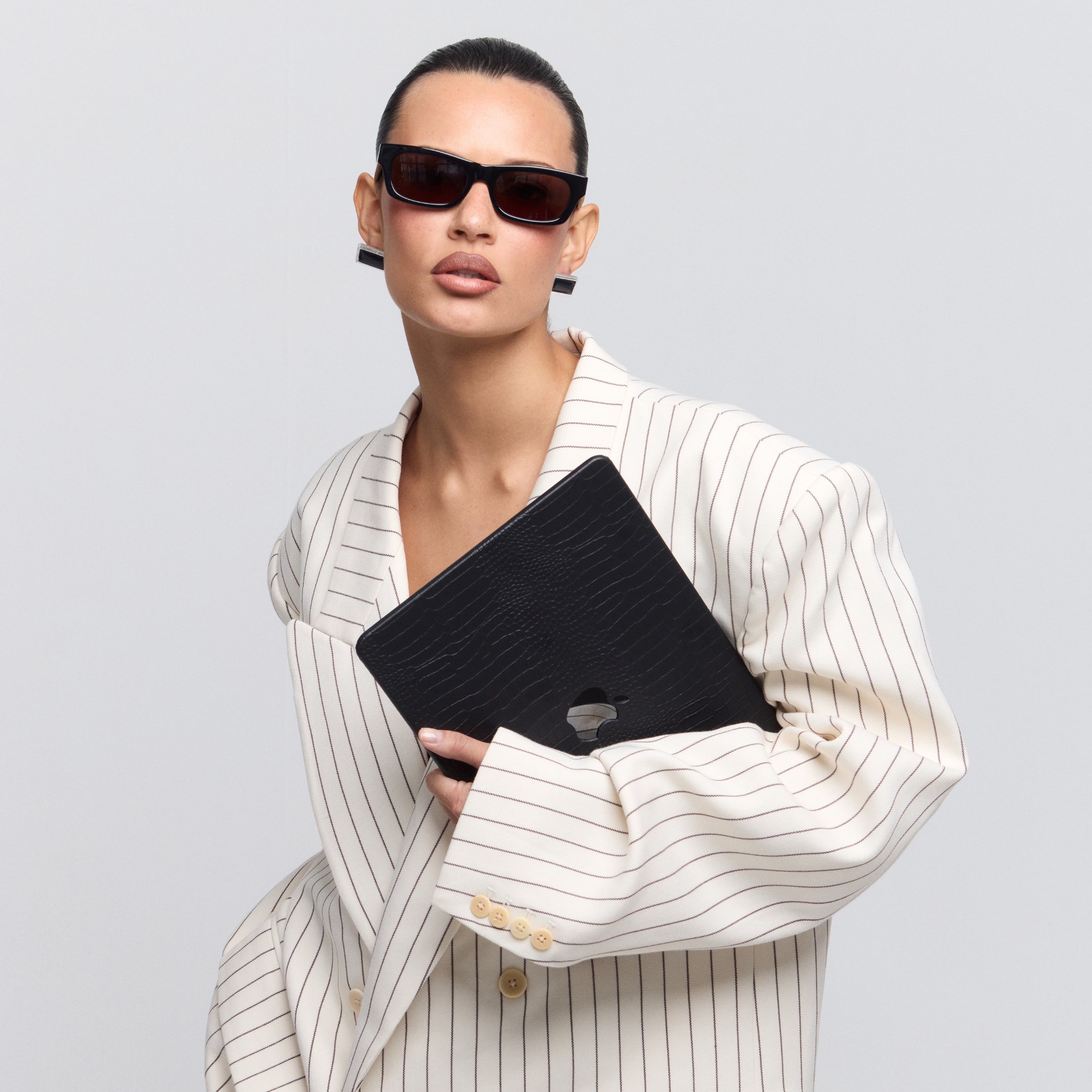 https://cdn.shopify.com/s/files/1/0574/0989/6626/files/UPDATEDECOMMIMAGERY_63.png?v=1749854098