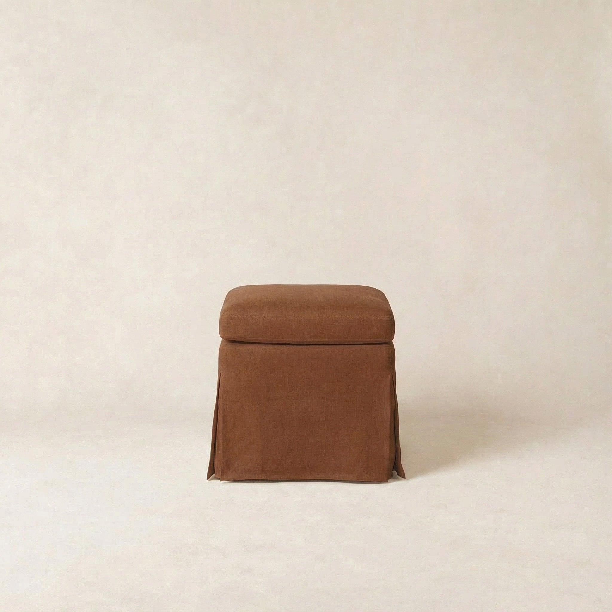 https://cdn.shopify.com/s/files/1/0593/2217/1565/files/antwerp-pouf-rust.jpg?v=1772735944