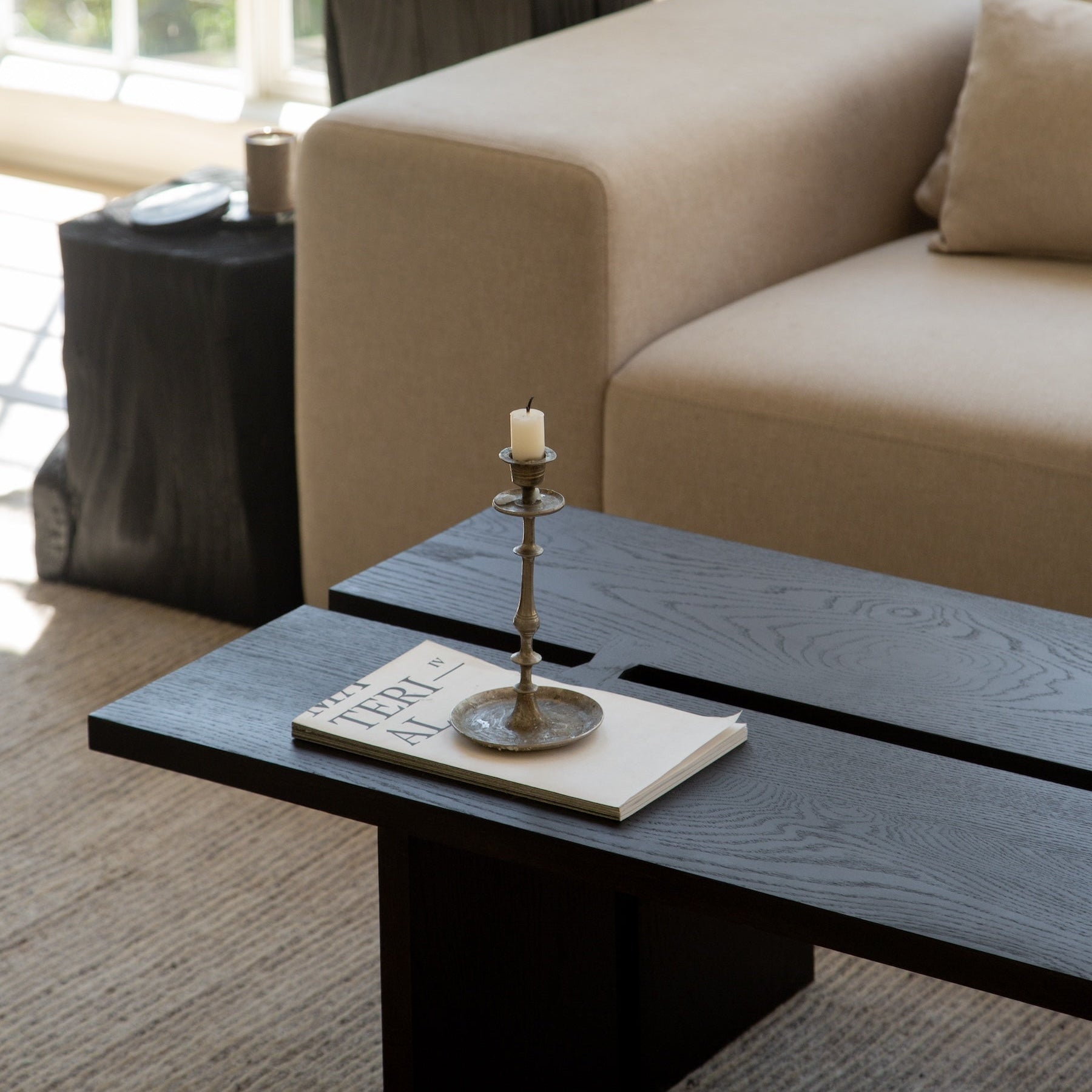 https://cdn.shopify.com/s/files/1/0593/2217/1565/files/black-wabi-sabi-coffee-table.jpg?v=1738260117