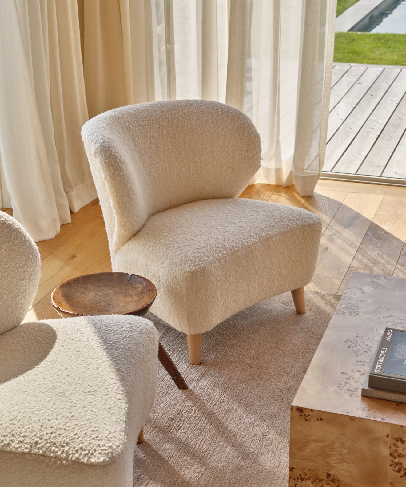 https://cdn.shopify.com/s/files/1/0565/1234/8333/files/brentwood-chair-ivory-wool-boucle-6.jpg?v=1760568284