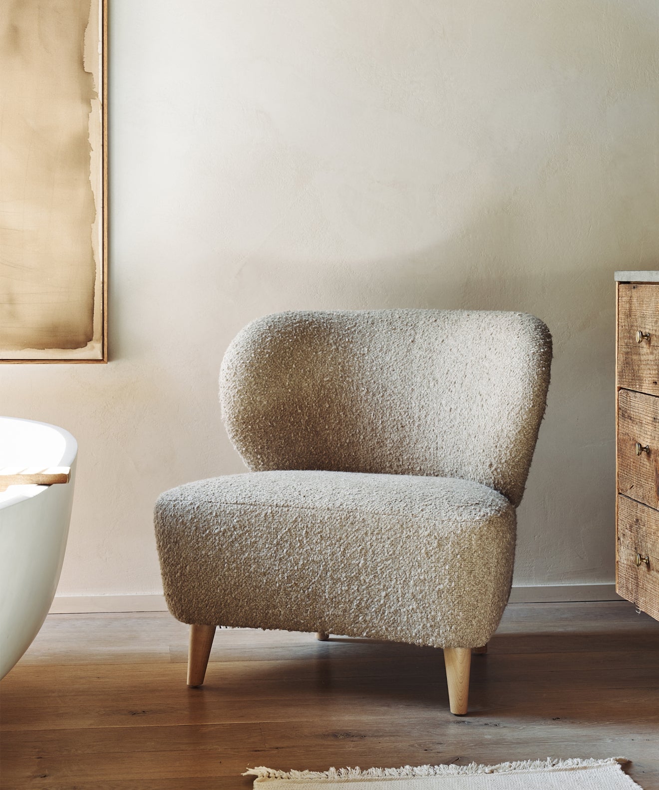 https://cdn.shopify.com/s/files/1/0565/1234/8333/files/brentwood-chair-natural-wool-boucle-4.jpg?v=1708022437