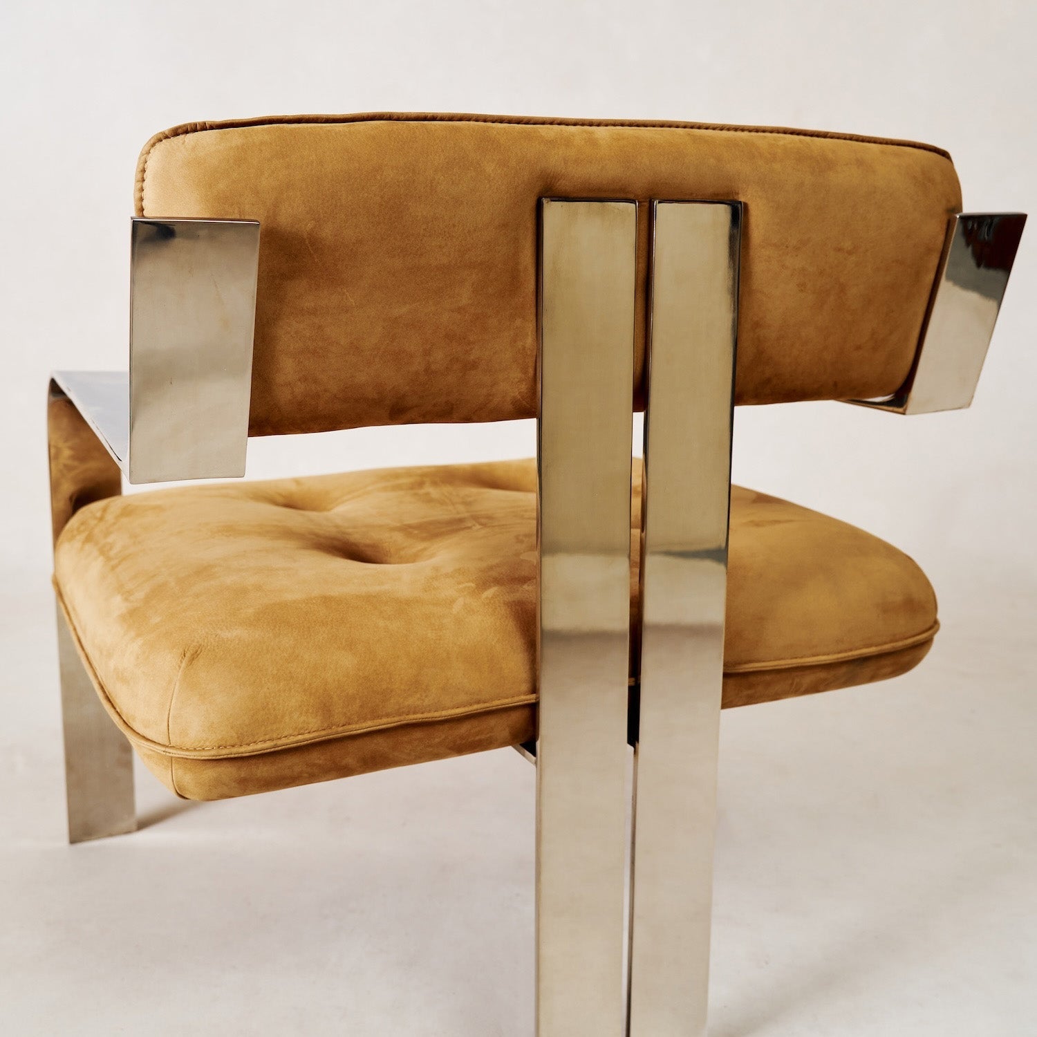 https://cdn.shopify.com/s/files/1/0593/2217/1565/files/camel-chrome-chairs-clean.jpg?v=1742496747