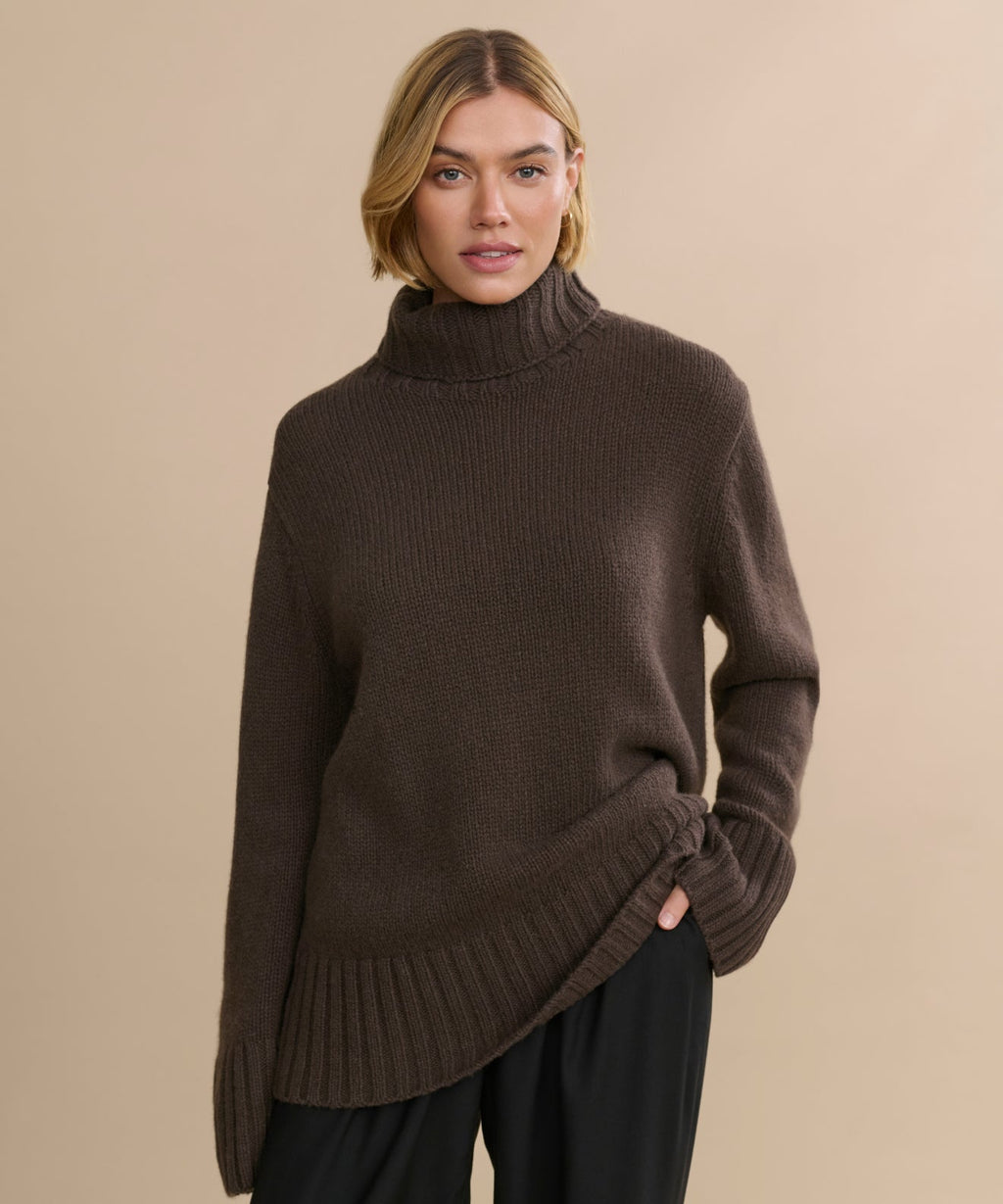 Sumptuously Soft Oversized Cashmere Jet Turtleneck Sweater for Ultimate Comfort