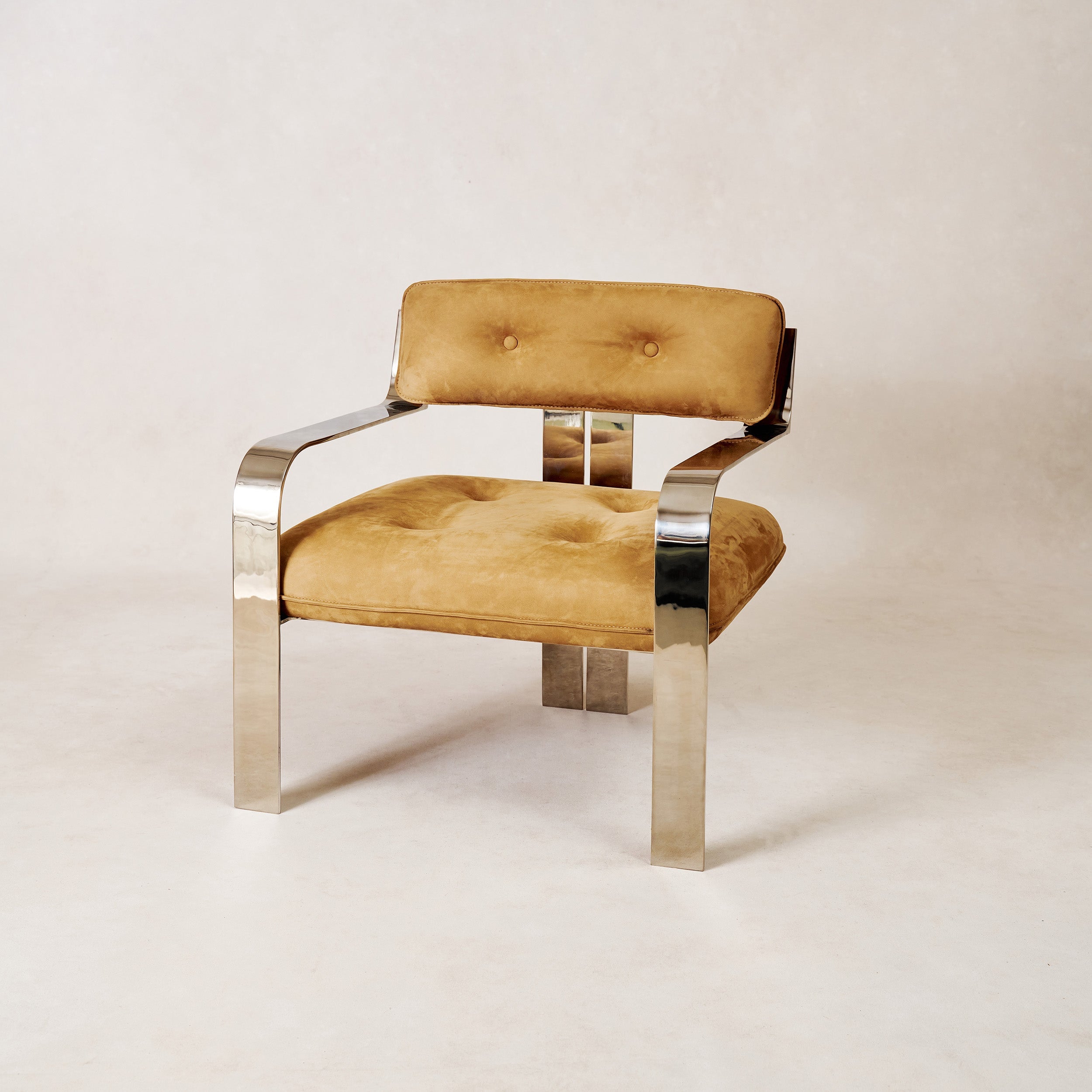 https://cdn.shopify.com/s/files/1/0593/2217/1565/files/chair-1-camel-nubuck.jpg?v=1742496762