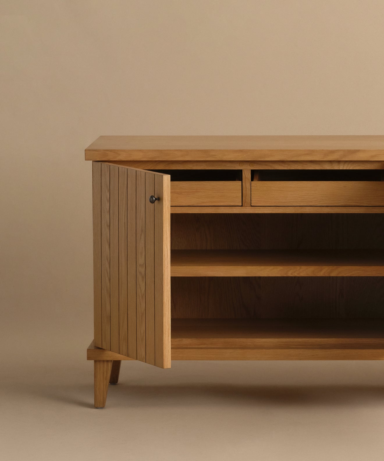 https://cdn.shopify.com/s/files/1/0565/1234/8333/files/coast-sideboard-warm-oak-4.jpg?v=1757451043