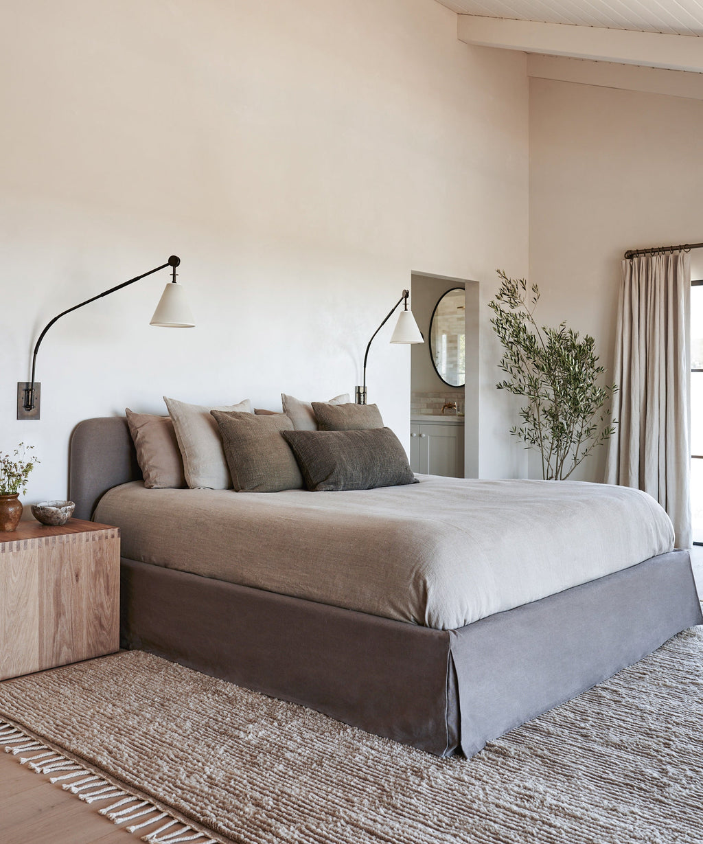 https://cdn.shopify.com/s/files/1/0565/1234/8333/products/cove-bed-charcoal-linen-2.jpg?v=1670444154