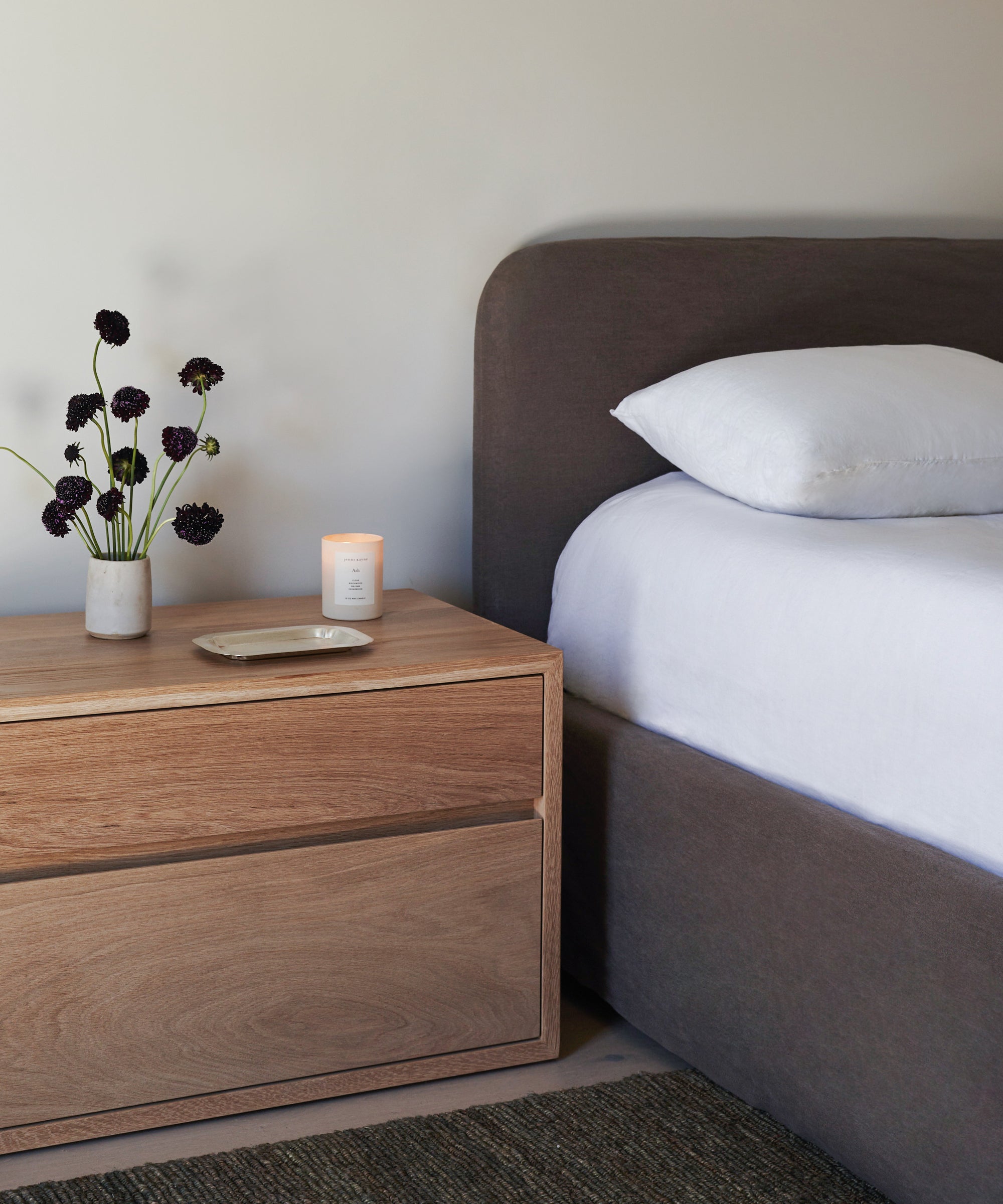 https://cdn.shopify.com/s/files/1/0565/1234/8333/products/cove-bed-charcoal-linen-4.jpg?v=1670444154