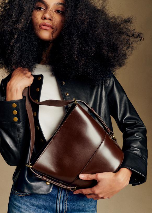 Sézane Gary Bag: Smooth Chocolate Bovine Leather, Adjustable Strap, Chic Design