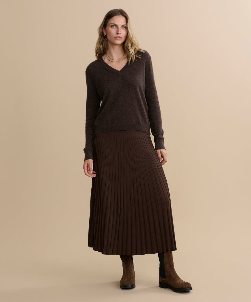 Luxurious Espresso Flynn Cashmere Sweater - Relaxed Fit V-Neck, Ultra-Soft Comfort