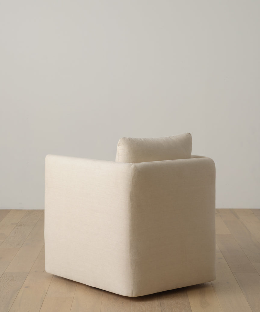 https://cdn.shopify.com/s/files/1/0565/1234/8333/files/hemp-dume-chair-upholstered-furniture-beige-3.jpg?v=1709141658