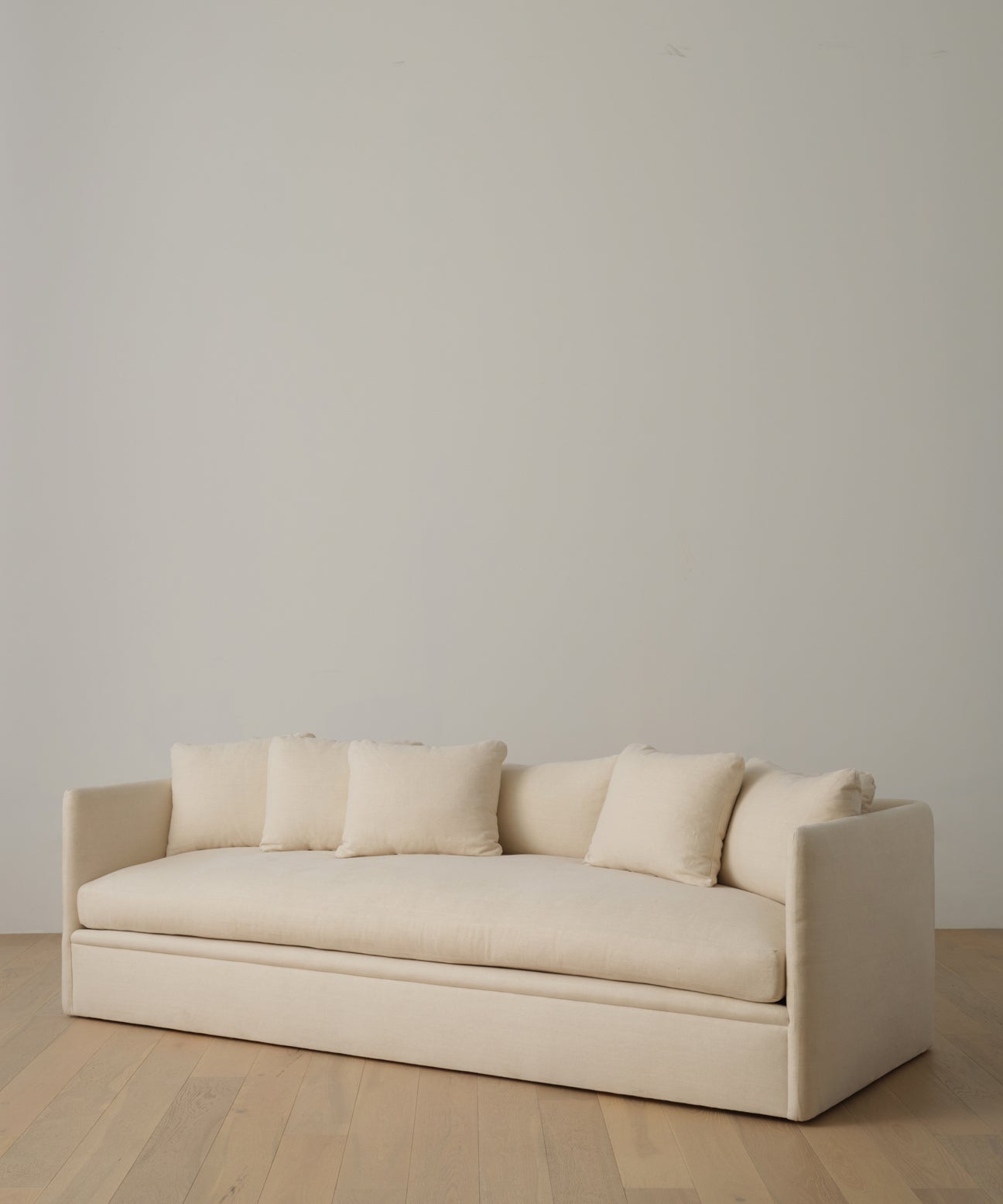 https://cdn.shopify.com/s/files/1/0565/1234/8333/files/hemp-dume-sofa-upholstered-furniture-beige-3.jpg?v=1709142154