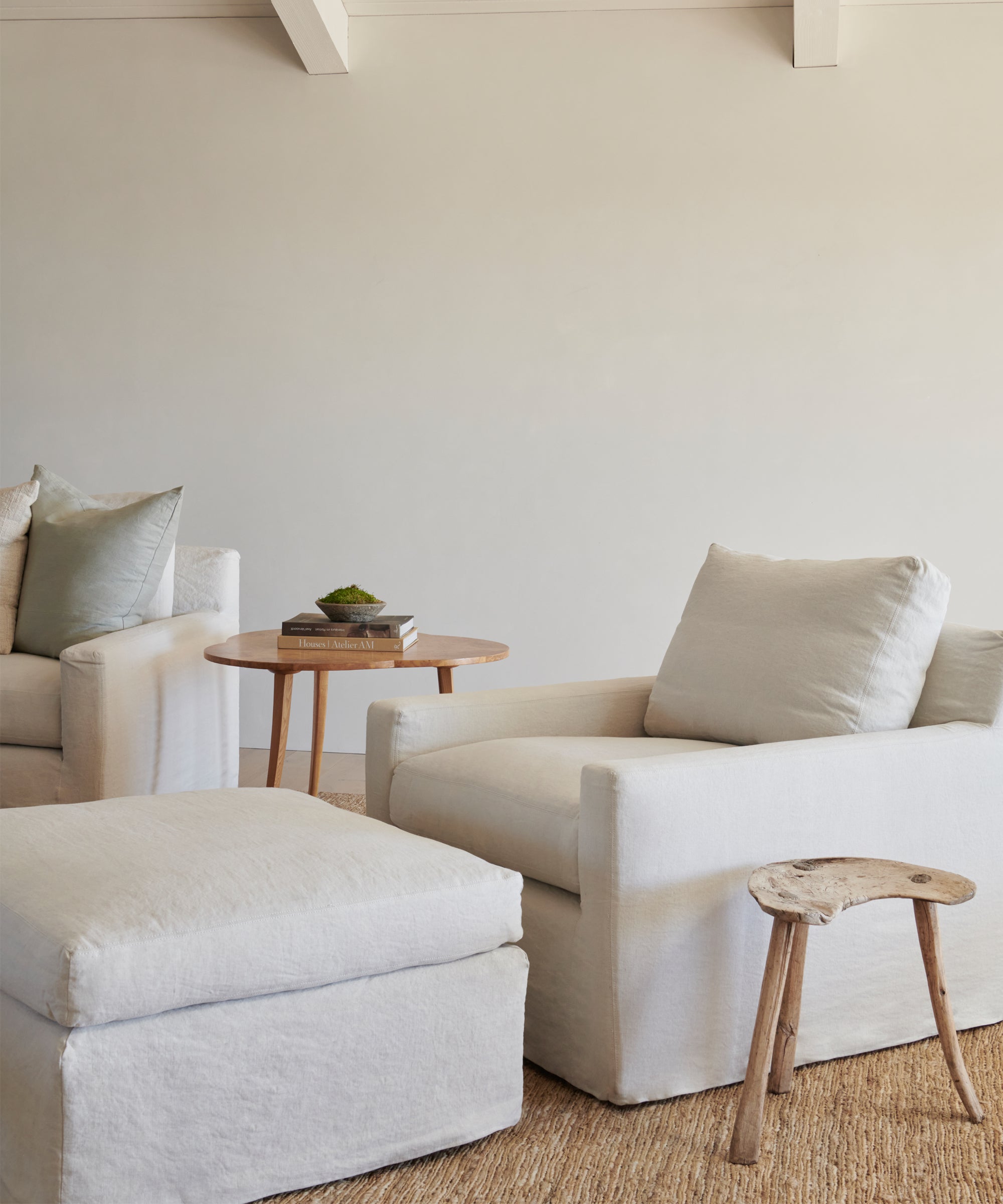https://cdn.shopify.com/s/files/1/0565/1234/8333/files/linen-harbor-ottoman-natural4.jpg?v=1686255507
