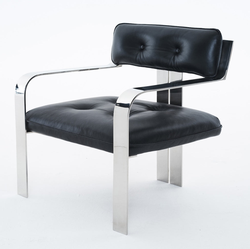 https://cdn.shopify.com/s/files/1/0593/2217/1565/files/metal-black-leather-chair-house-of-leon.jpg?v=1745624172