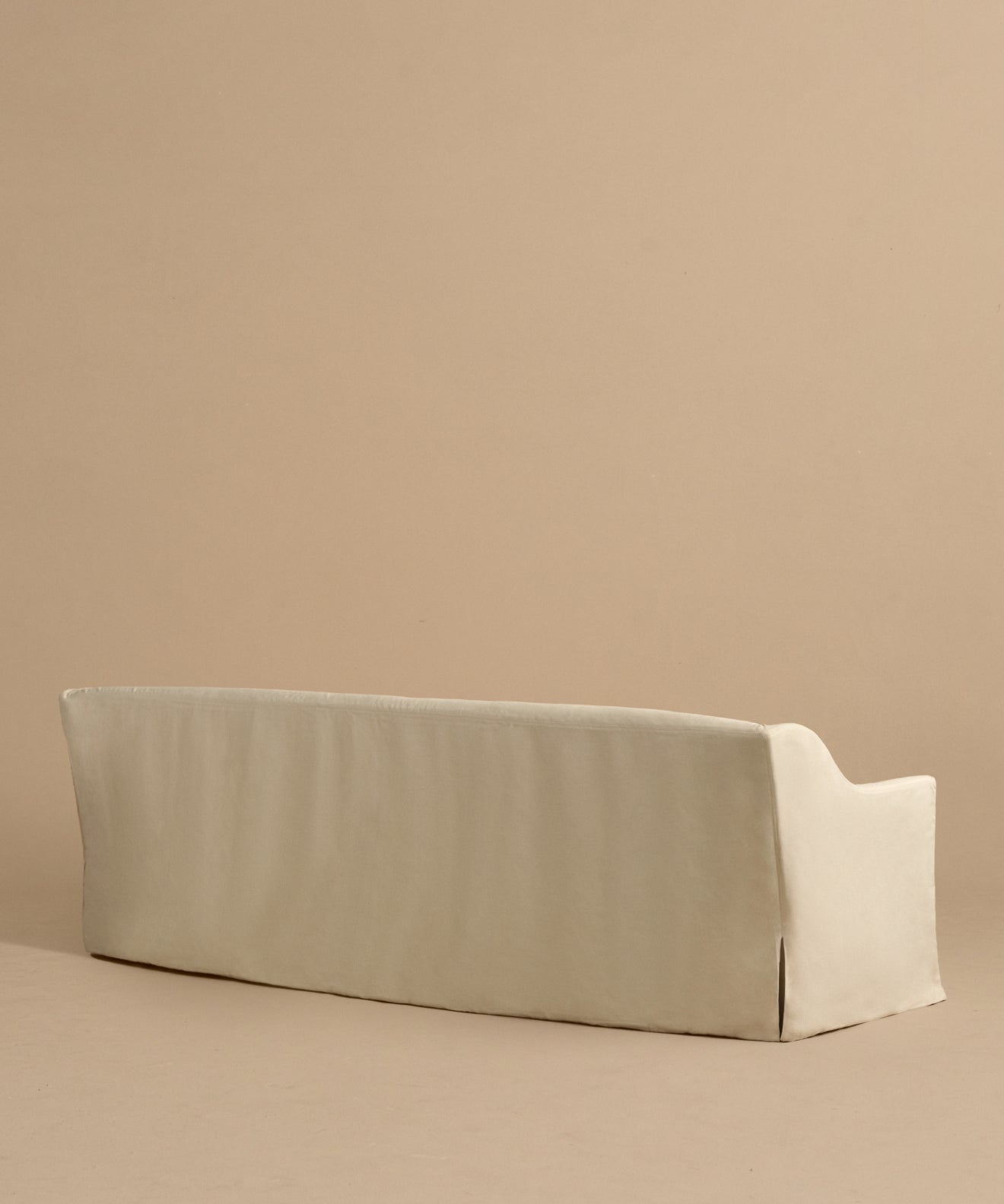 https://cdn.shopify.com/s/files/1/0565/1234/8333/files/miramar-sofa-pearl-linen-4.jpg?v=1760568613