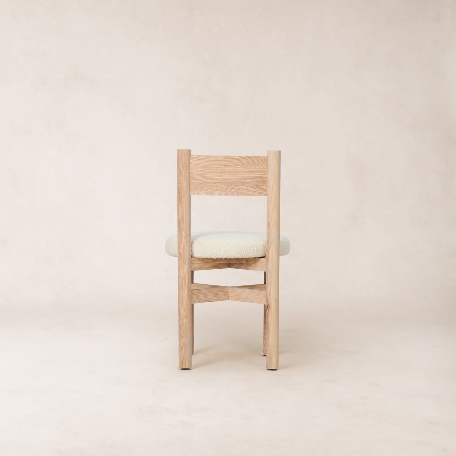 https://cdn.shopify.com/s/files/1/0593/2217/1565/files/natural-dining-chair-boucle-seat.jpg?v=1766430485