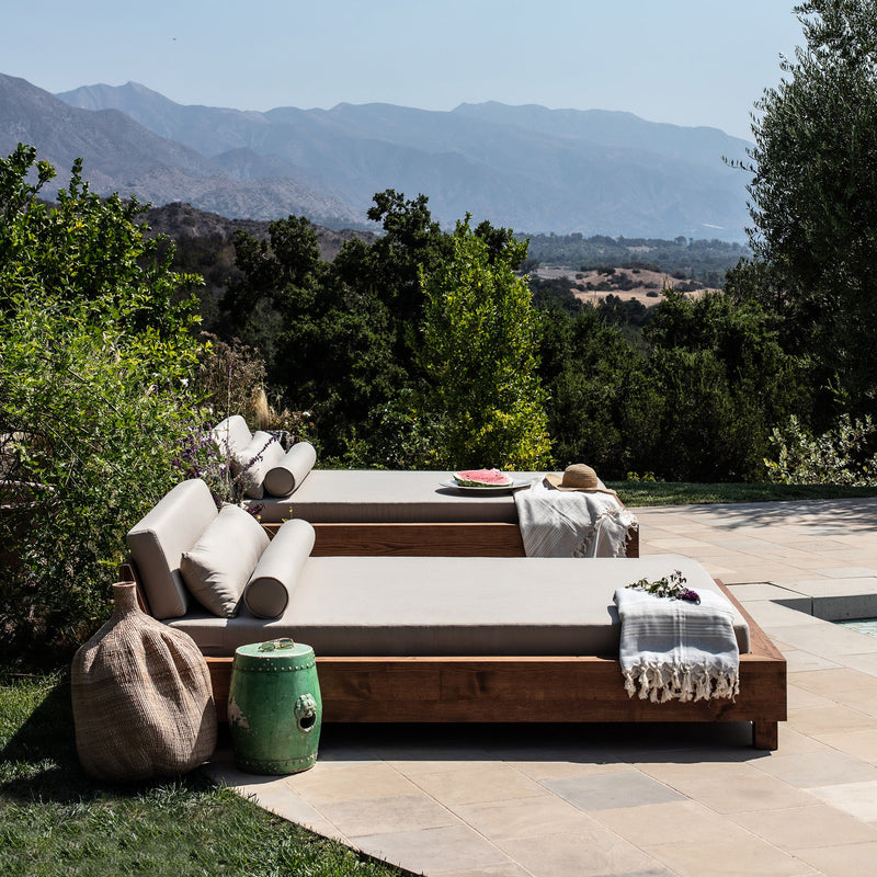 https://cdn.shopify.com/s/files/1/0593/2217/1565/files/outdoor-daybeds-teak-single.jpg?v=1740159359