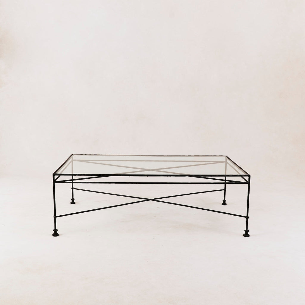 https://cdn.shopify.com/s/files/1/0593/2217/1565/files/outdoor-glass-iron-coffee-table-rectangular.jpg?v=1714686007