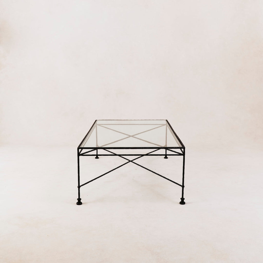 https://cdn.shopify.com/s/files/1/0593/2217/1565/files/outdoor-rectangular-glass-iron-coffee-table.jpg?v=1714686007