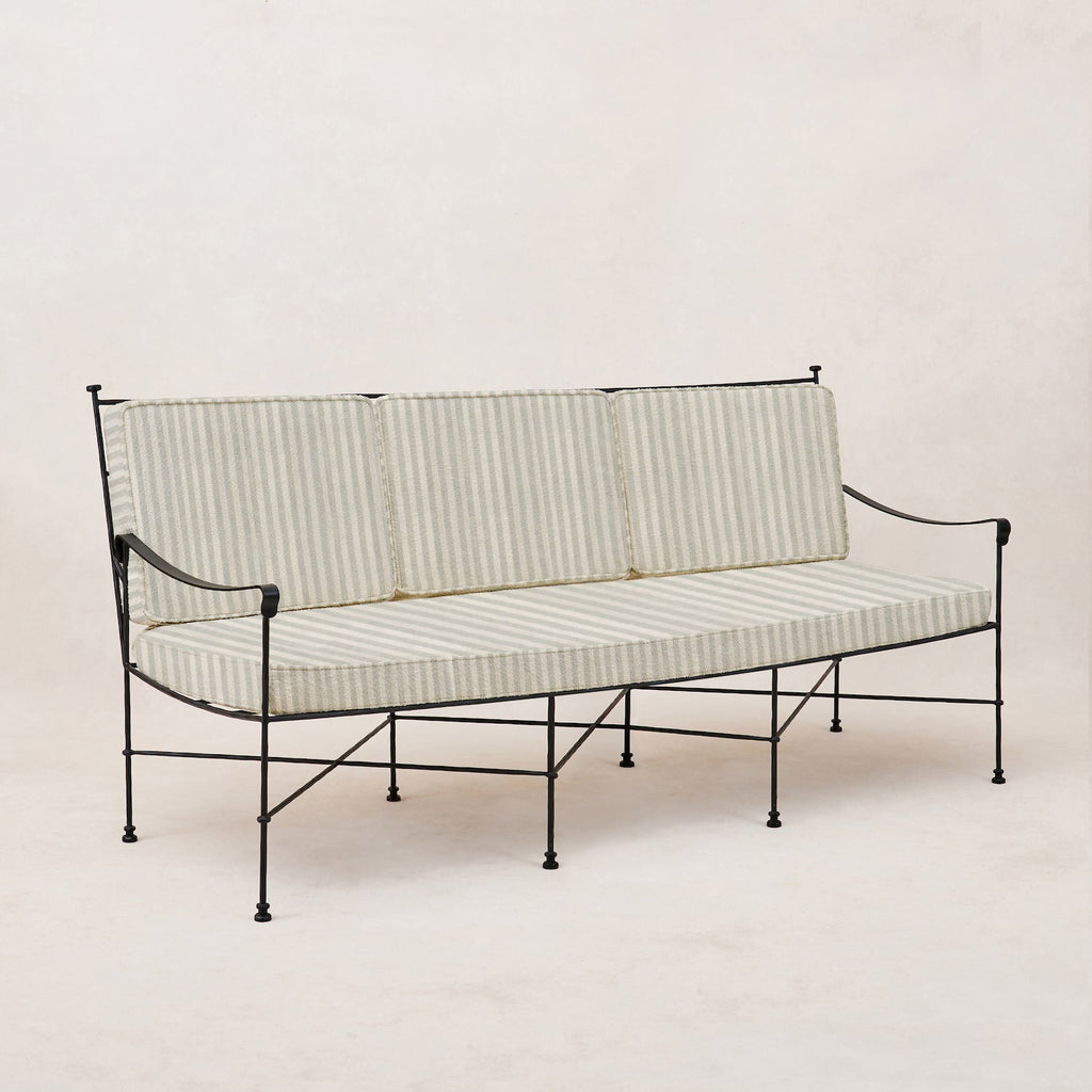 https://cdn.shopify.com/s/files/1/0593/2217/1565/files/outdoor-sofa-comfortable_1__2.jpg?v=1741306890