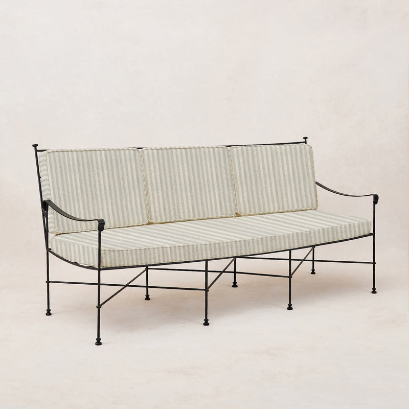 https://cdn.shopify.com/s/files/1/0593/2217/1565/files/outdoor-sofa-comfortable_1__2.jpg?v=1741306890