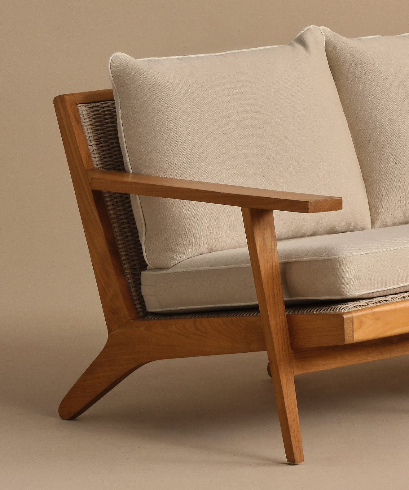 https://cdn.shopify.com/s/files/1/0565/1234/8333/files/outdoor-vista-sofa-latte-parchment-2_1.jpg?v=1752003060