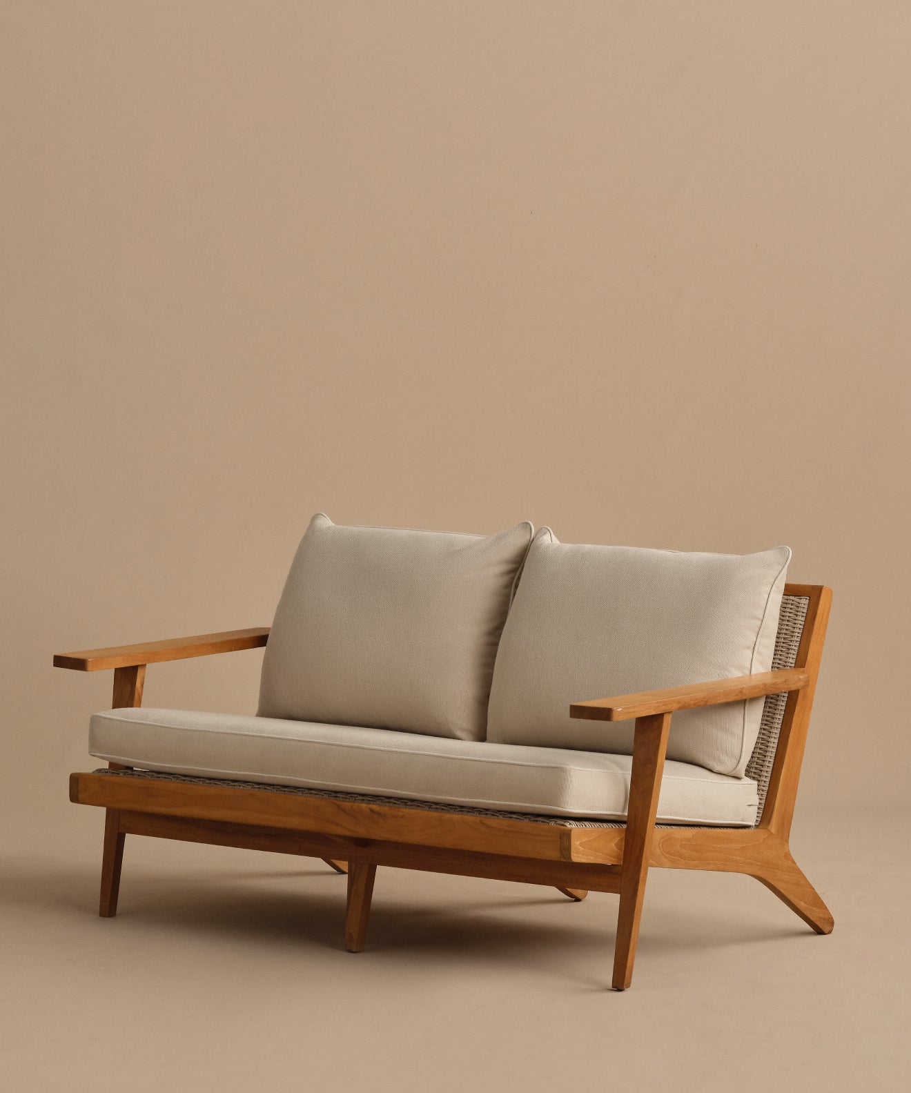 https://cdn.shopify.com/s/files/1/0565/1234/8333/files/outdoor-vista-sofa-latte-parchment-3.jpg?v=1752003060