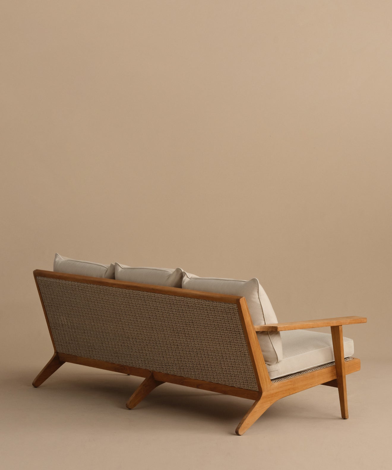 https://cdn.shopify.com/s/files/1/0565/1234/8333/files/outdoor-vista-sofa-latte-parchment-7.jpg?v=1752003060