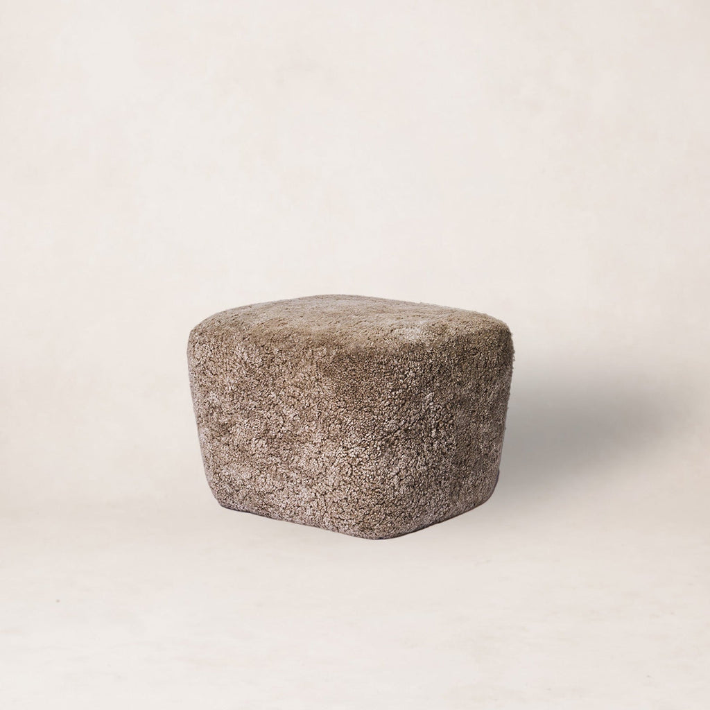 https://cdn.shopify.com/s/files/1/0593/2217/1565/files/papa-teddy-ottoman-taupe-shearling.jpg?v=1761932535
