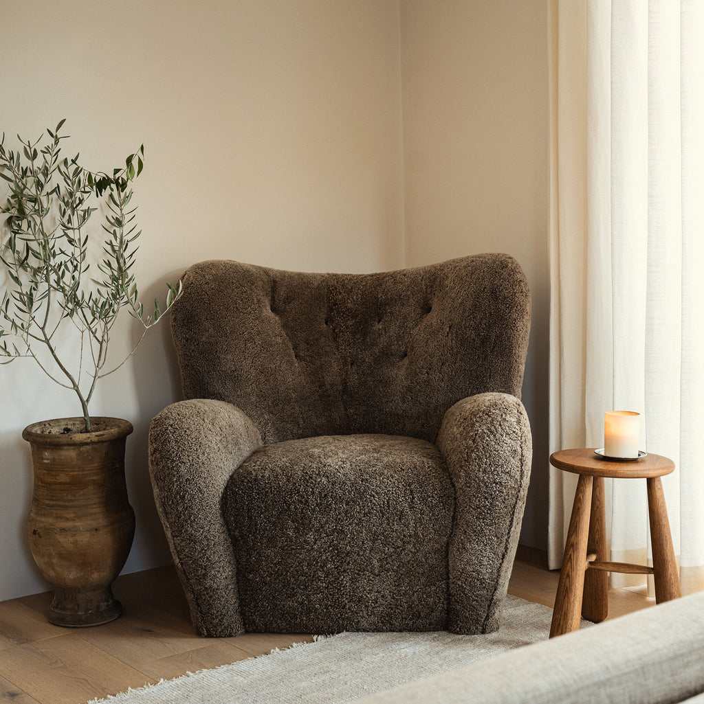 https://cdn.shopify.com/s/files/1/0593/2217/1565/files/papa-teddy-taupe-shearling.jpg?v=1772047940