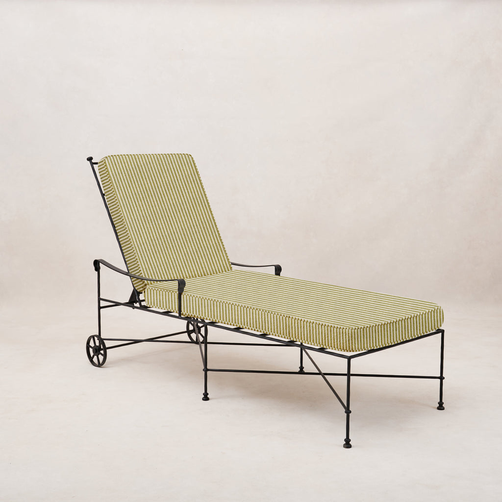 https://cdn.shopify.com/s/files/1/0593/2217/1565/files/provence-outdoor-chaise-lounge-olive-stripe.jpg?v=1741307406