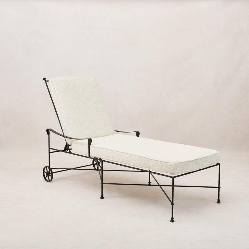 https://cdn.shopify.com/s/files/1/0593/2217/1565/files/provence-outdoor-chaise-lounge-outdoor-beds-house-of-leon-307698_a41a2969-dc2b-4807-b513-bd1386e5ad0c.jpg?v=1721264311