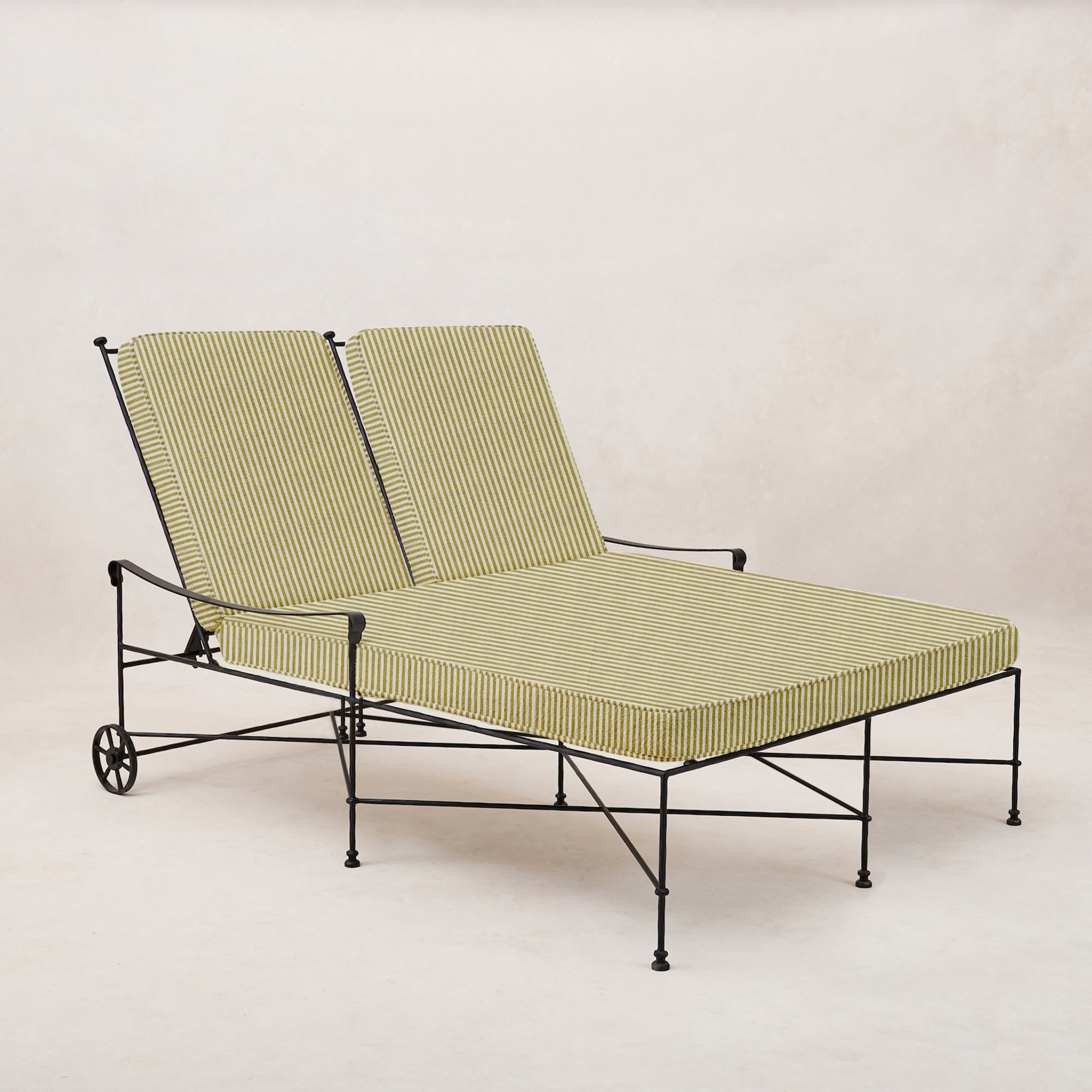 https://cdn.shopify.com/s/files/1/0593/2217/1565/files/provence-outdoor-double-chaise-lounge-olive-stripe.jpg?v=1741307281
