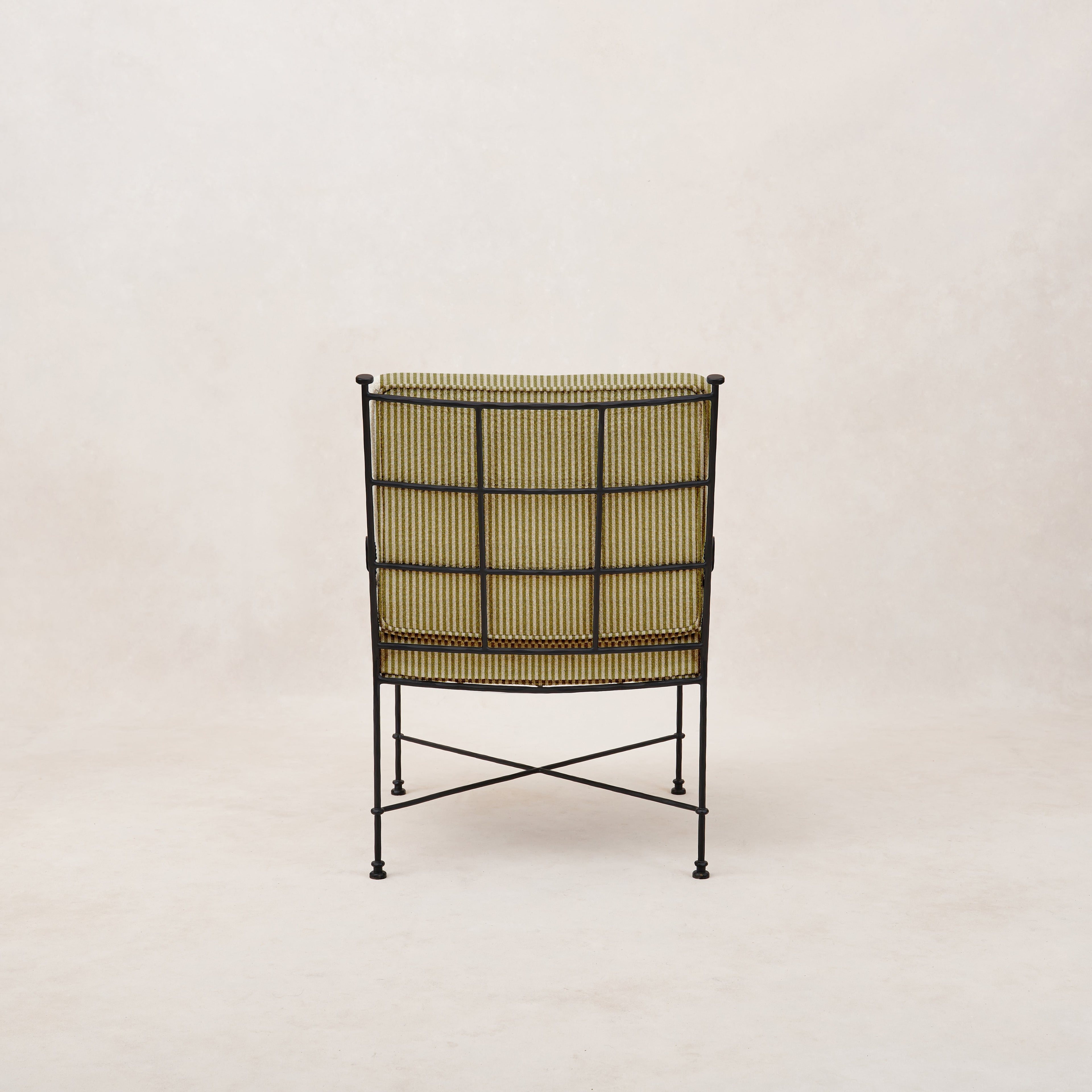 https://cdn.shopify.com/s/files/1/0593/2217/1565/files/provence-outdoor-lounge-dining-chair-olive-stripe-1.jpg?v=1741798326