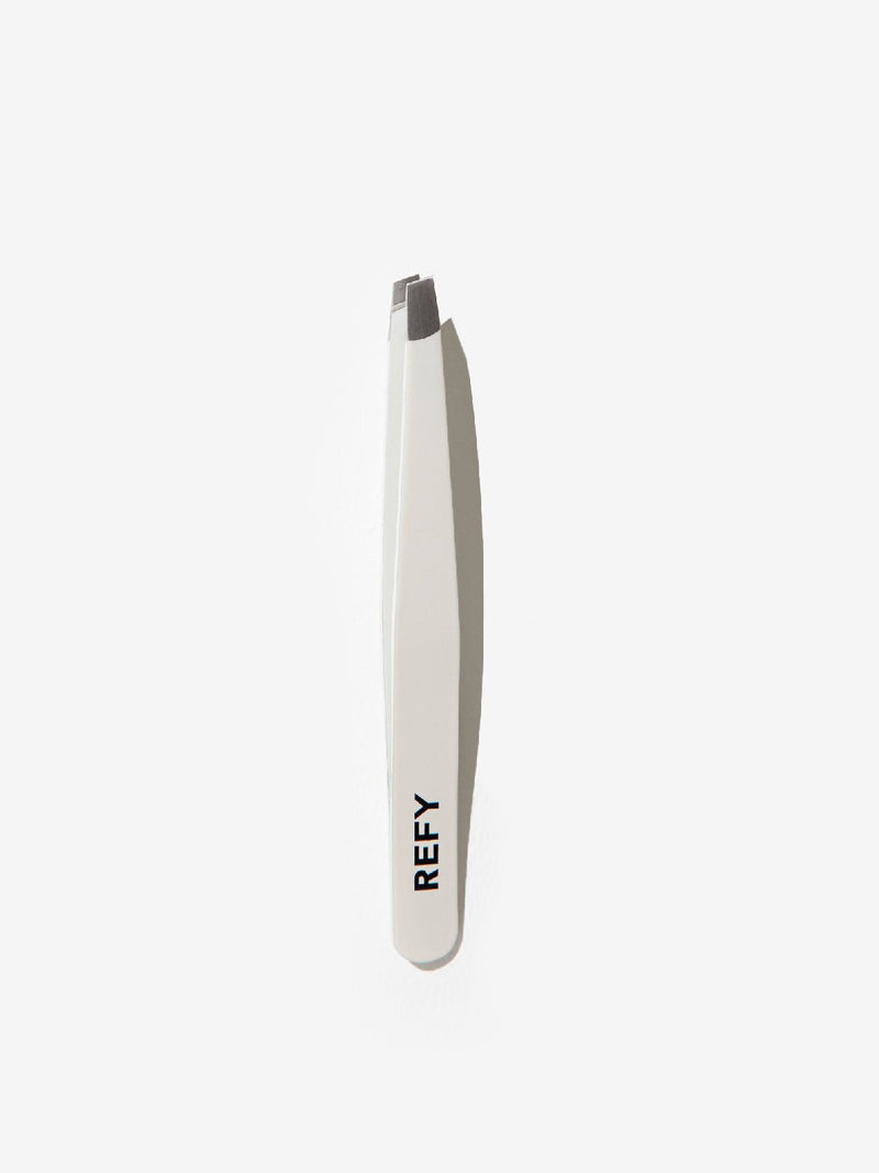 https://cdn.shopify.com/s/files/1/0573/2705/9142/products/refy-tweezers-refy-779404.jpg?v=1681318594
