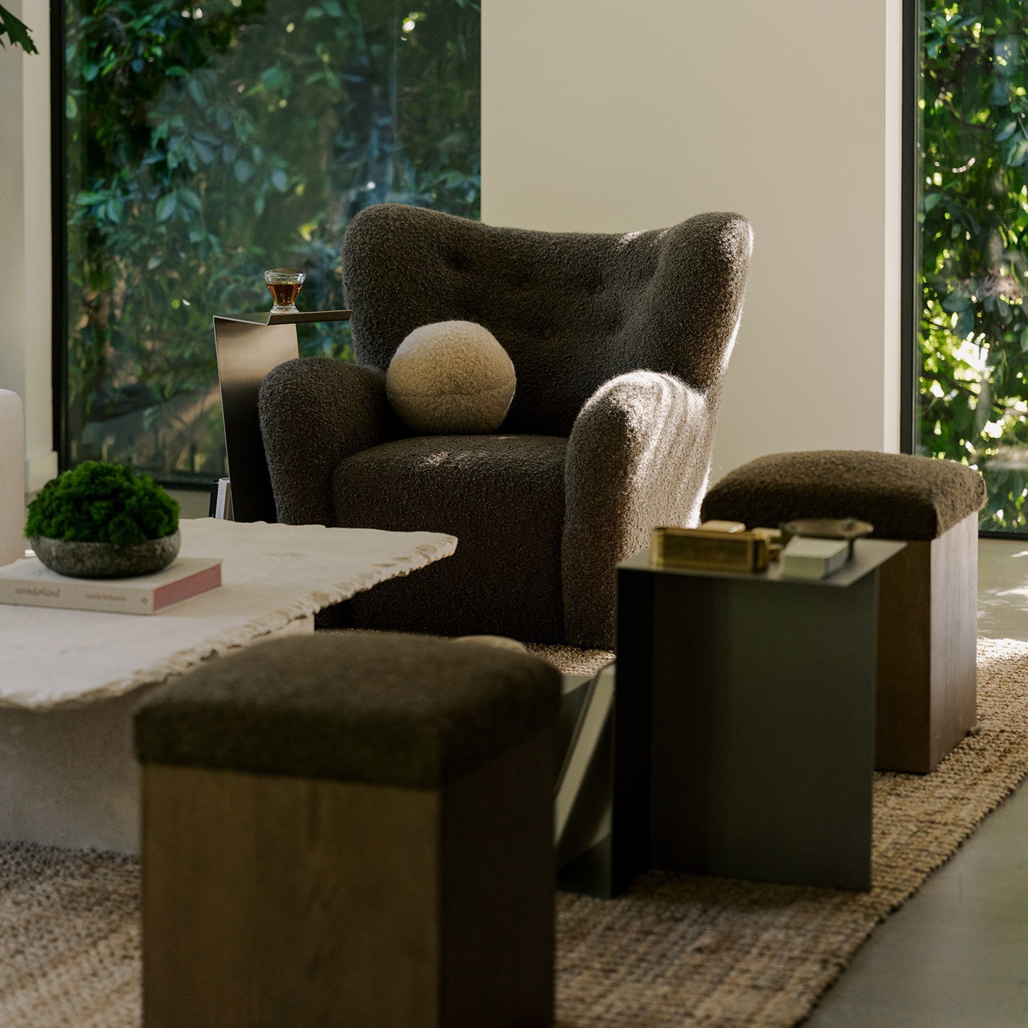 https://cdn.shopify.com/s/files/1/0593/2217/1565/files/saddle-stool-2.jpg?v=1738965461