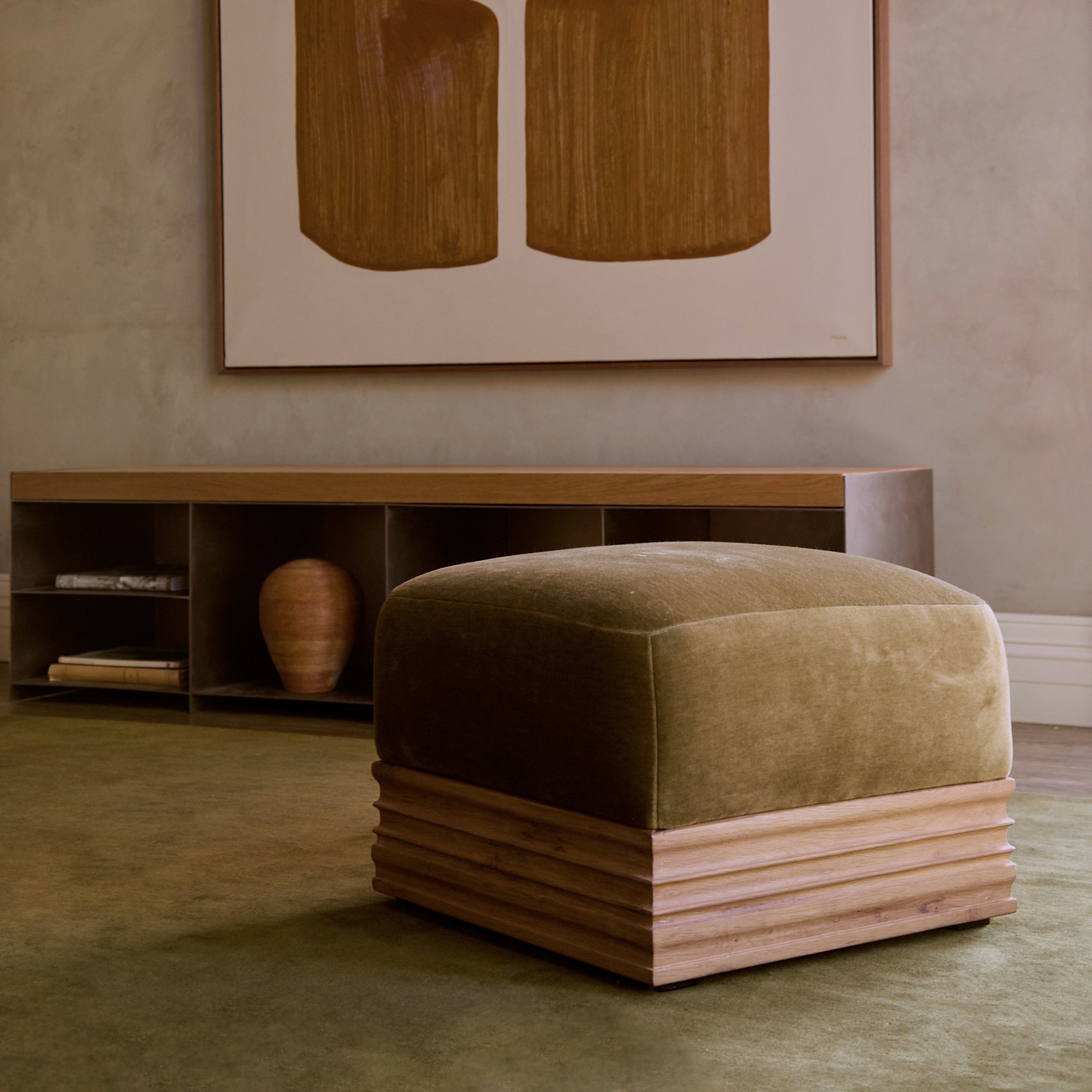 https://cdn.shopify.com/s/files/1/0593/2217/1565/files/sage-pouf.jpg?v=1752001012