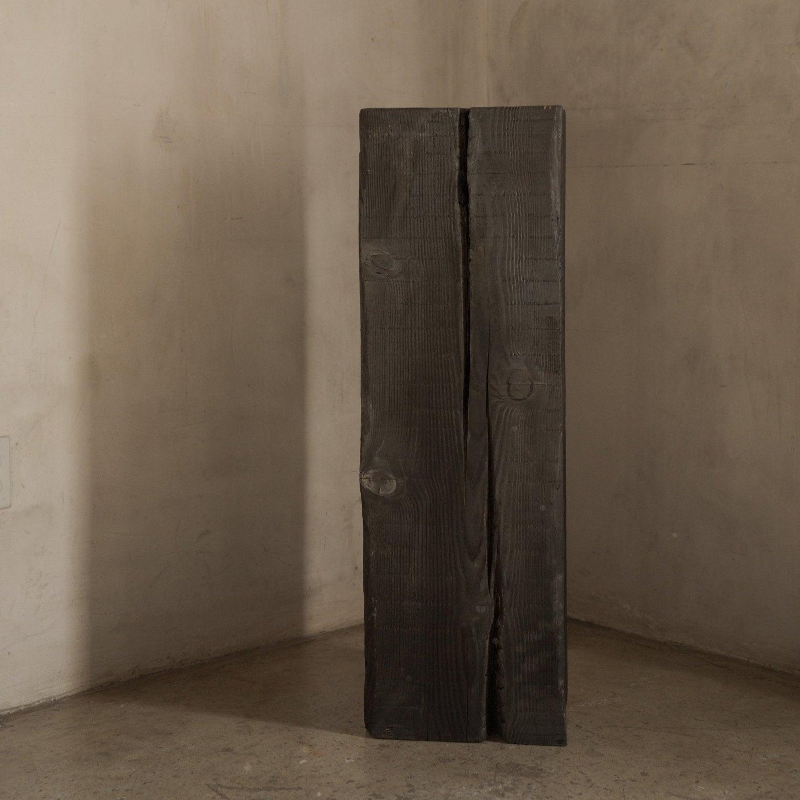 https://cdn.shopify.com/s/files/1/0593/2217/1565/products/sculpture-pedestal-charcoal-sculptural-pedestal-house-of-leon-290700.jpg?v=1738260036