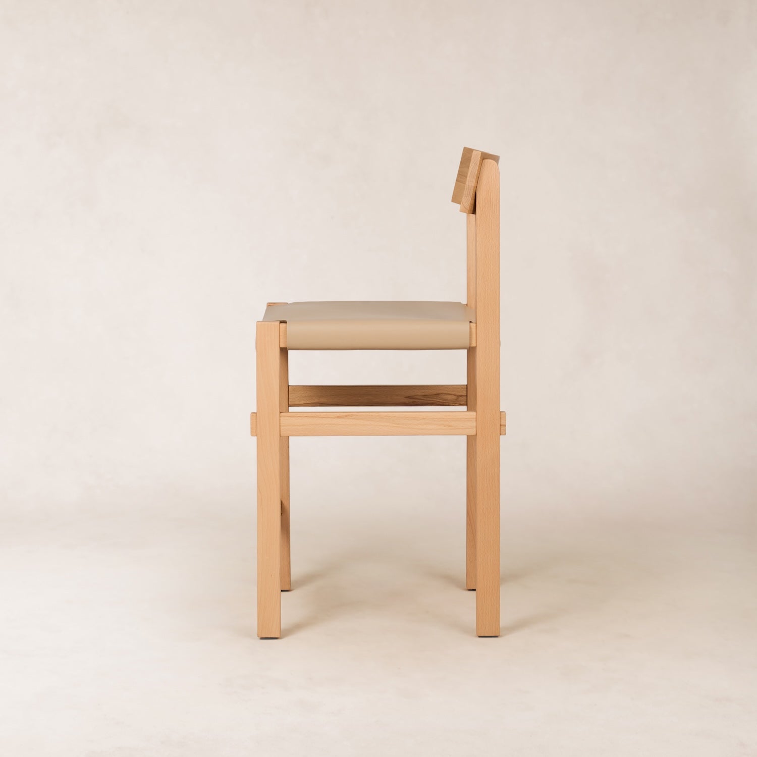 https://cdn.shopify.com/s/files/1/0593/2217/1565/files/shinto-leather-counter-stool-2.jpg?v=1772668673