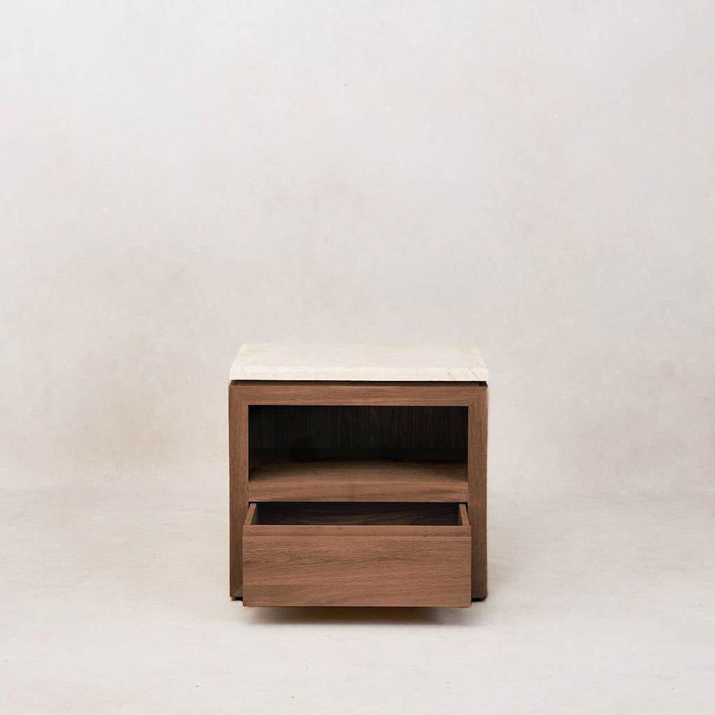 https://cdn.shopify.com/s/files/1/0593/2217/1565/files/side-table-with-drawer.jpg?v=1743205677