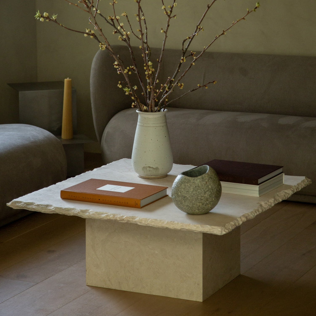 https://cdn.shopify.com/s/files/1/0593/2217/1565/files/stone-flower-vase.jpg?v=1722640766