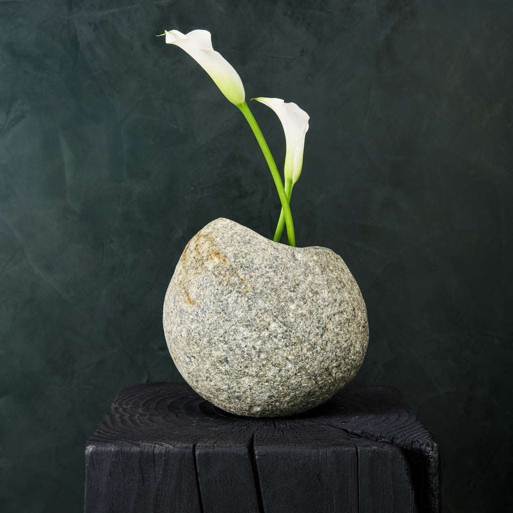 https://cdn.shopify.com/s/files/1/0593/2217/1565/files/stone-vase-gift.jpg?v=1722640595