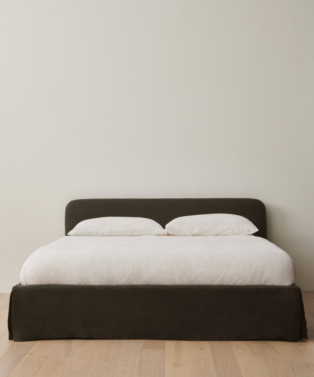 https://cdn.shopify.com/s/files/1/0565/1234/8333/files/upholstered-linen-cove-bed-jet-linen-01.jpg?v=1762182733