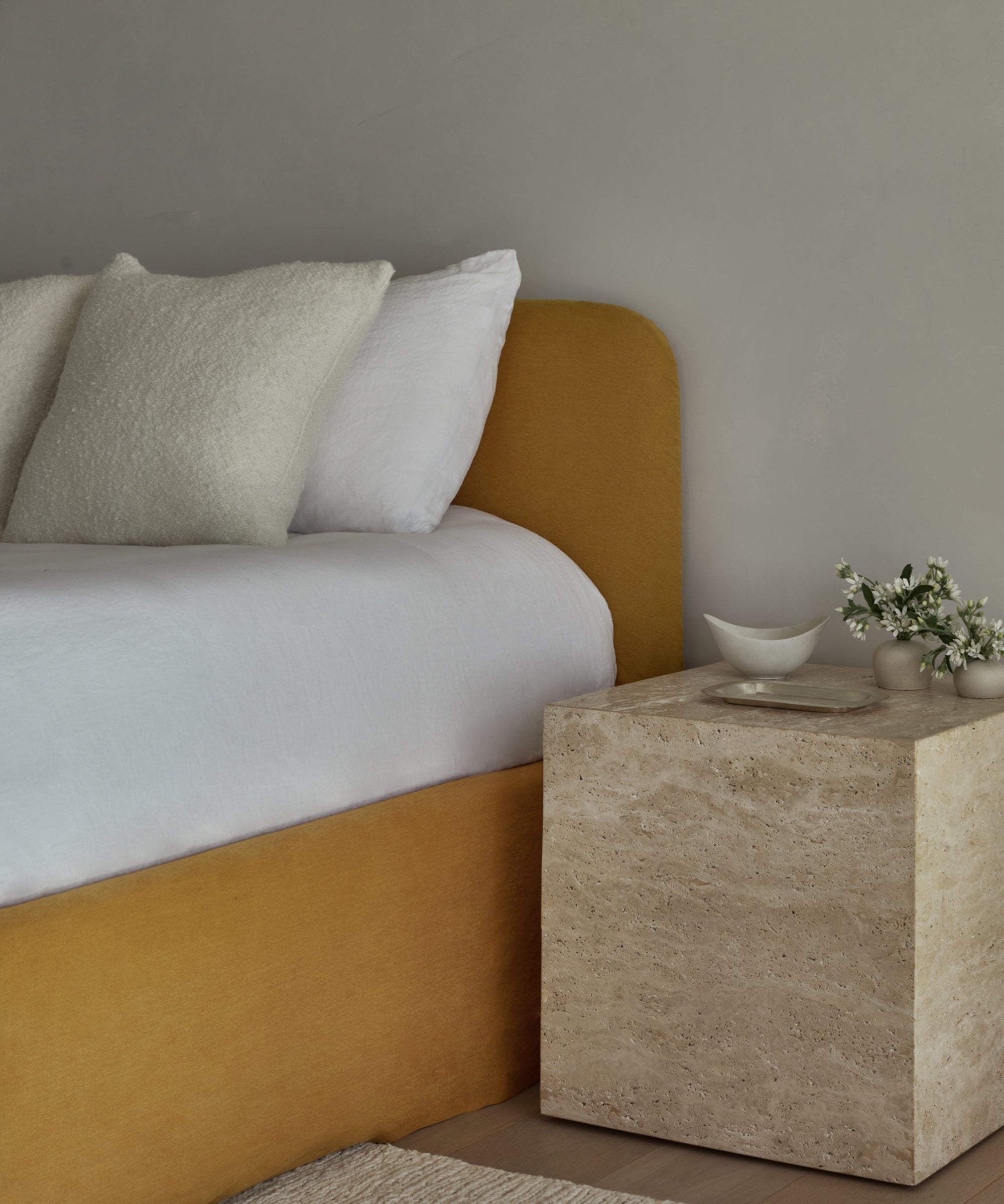 https://cdn.shopify.com/s/files/1/0565/1234/8333/files/upholstered-linen-cove-bed-mustard-linen-1.jpg?v=1682466886