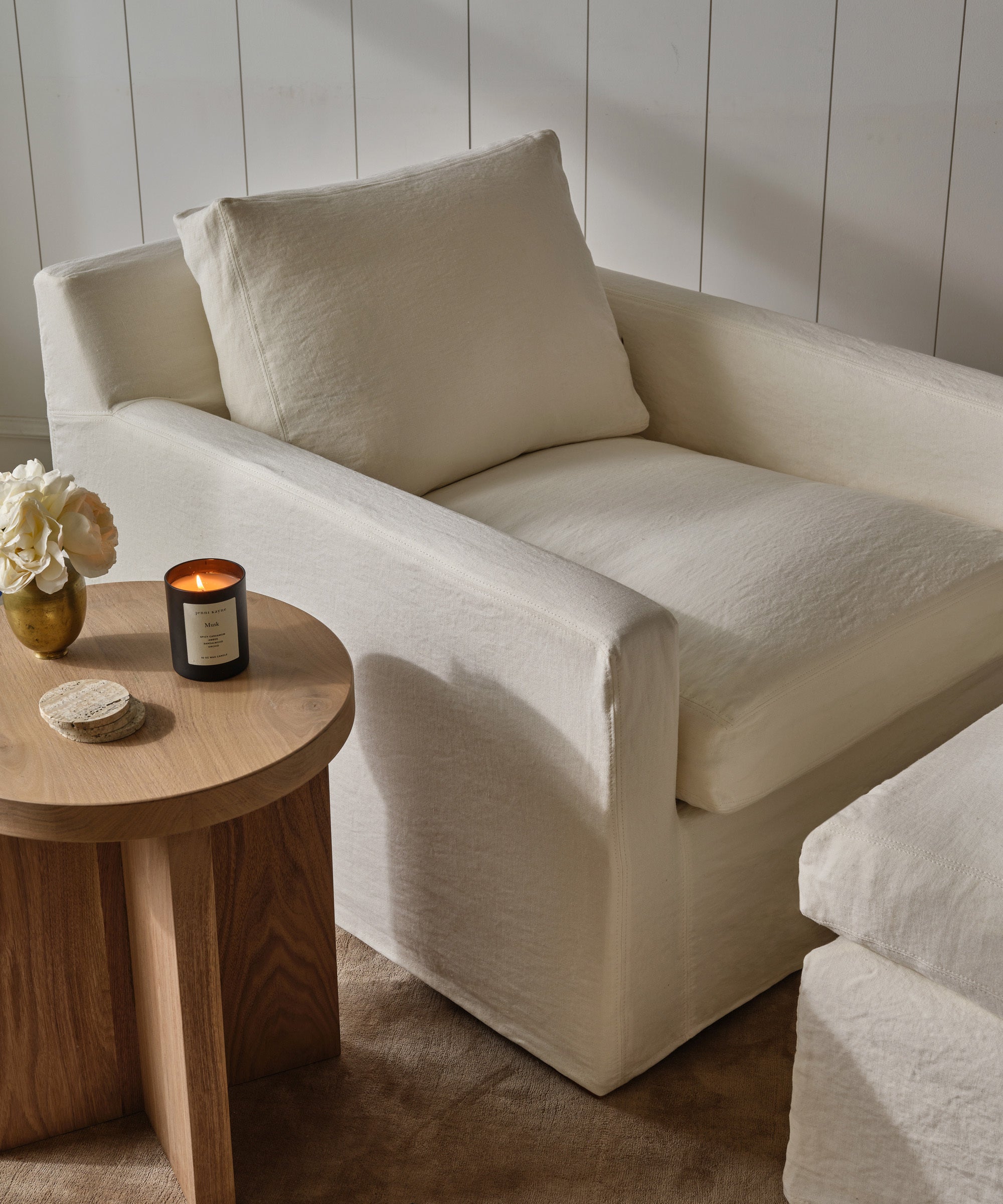 https://cdn.shopify.com/s/files/1/0565/1234/8333/files/upholstered-linen-harbor-chair-home-furniture-ivory-linen-v3-2.jpg?v=1706904086