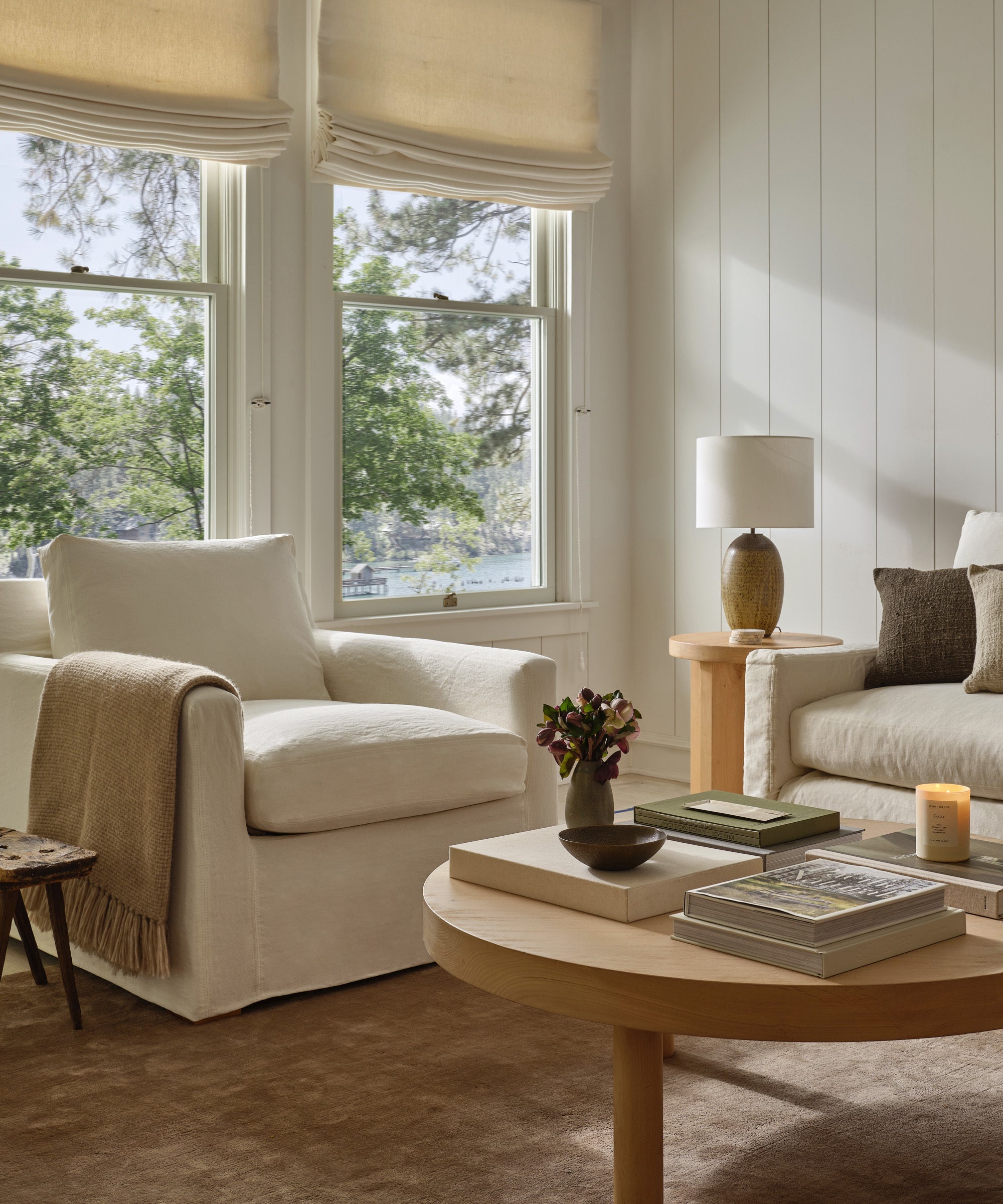 https://cdn.shopify.com/s/files/1/0565/1234/8333/files/upholstered-linen-harbor-chair-home-furniture-ivory-linen-v3-4.jpg?v=1706904086