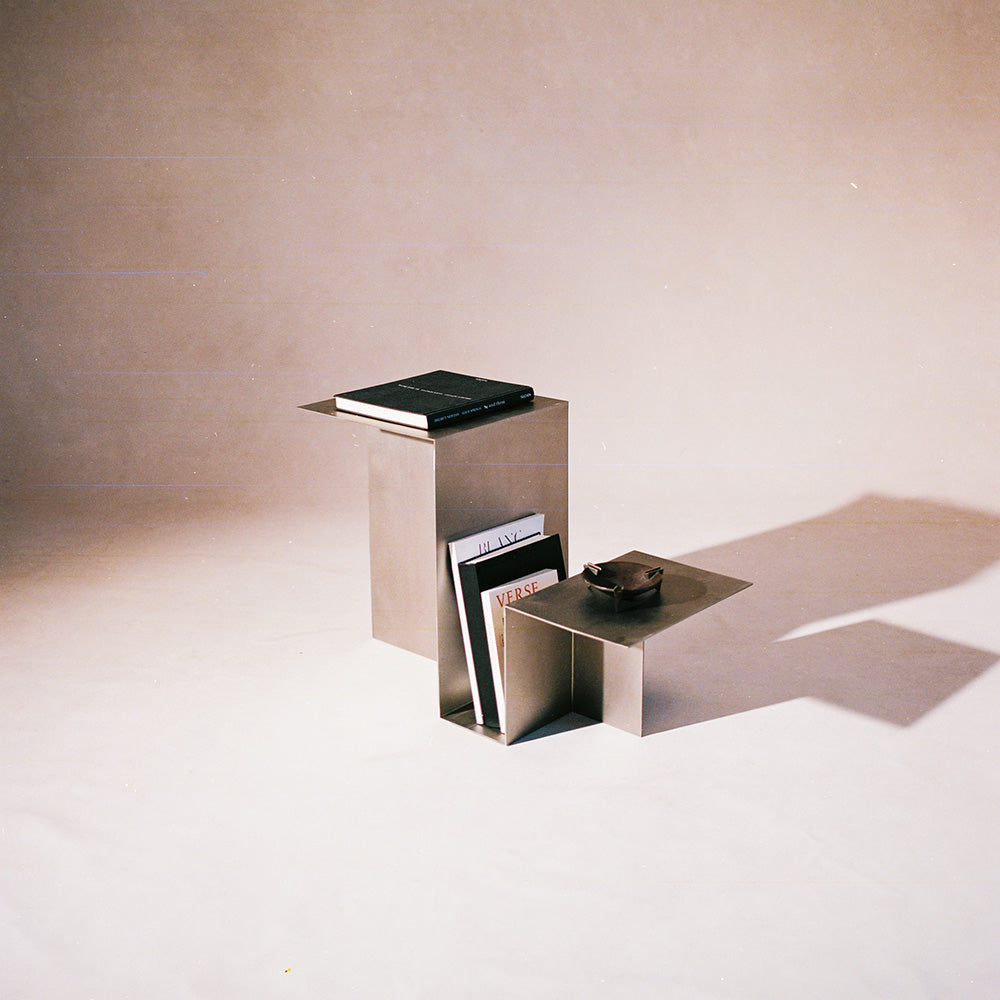 https://cdn.shopify.com/s/files/1/0593/2217/1565/files/valley-side-table-stainless-steel-metal-end-tables-house-of-leon5.jpg?v=1740501980