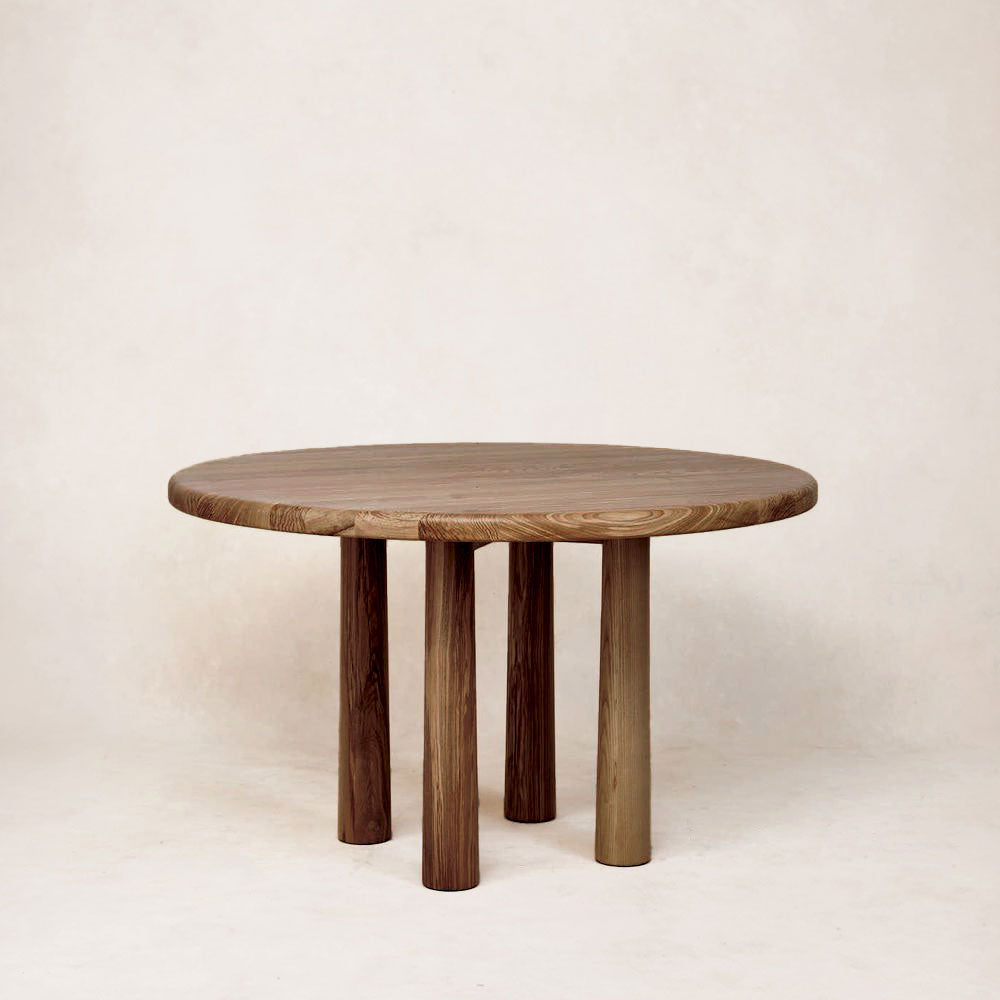 https://cdn.shopify.com/s/files/1/0593/2217/1565/files/walnut-solid-wood-dining-table.jpg?v=1728674754